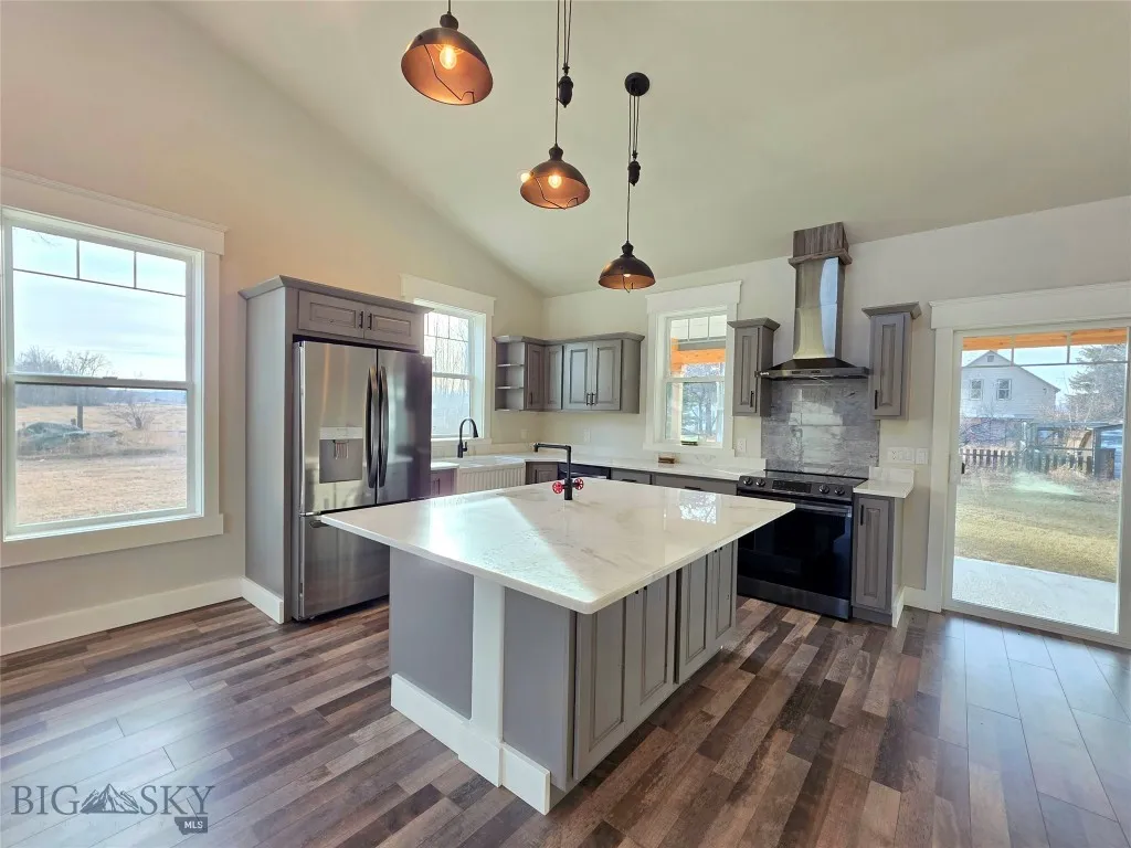509 Broadway Street, Willow Creek, Montana 59760, Willow Creek, Montana 59760, 4 Bedrooms Bedrooms, ,2 BathroomsBathrooms,Residential,For Sale,509 Broadway Street, Willow Creek, Montana 59760,0,408092