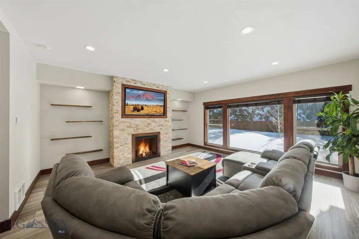 528 Gallatin Avenue, West Yellowstone, Montana 597, West Yellowstone, Montana 59758, 5 Bedrooms Bedrooms, ,3 BathroomsBathrooms,Residential,For Sale,528 Gallatin Avenue, West Yellowstone, Montana 597,0,408180