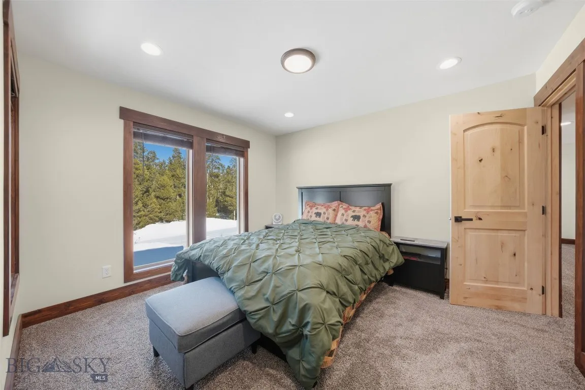 Upstairs bedroom 2