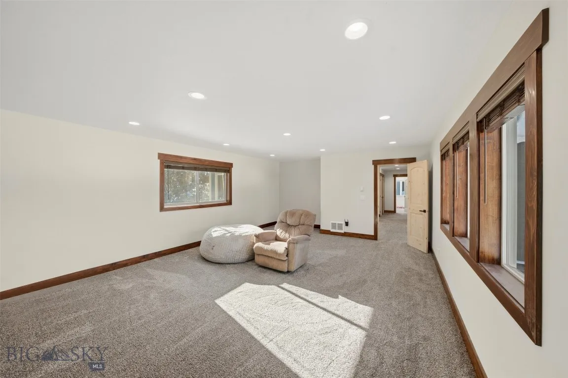 Flex room.