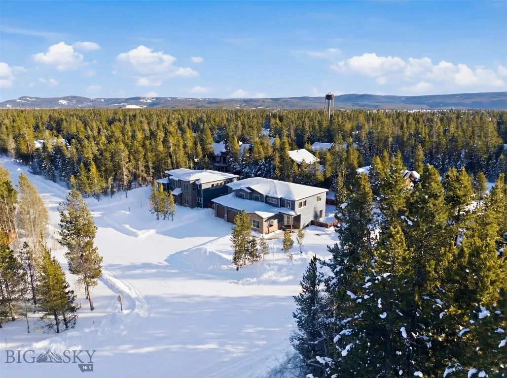 532 Gallatin Avenue, West Yellowstone, Montana 597, West Yellowstone, Montana 59758, 7 Bedrooms Bedrooms, ,5 BathroomsBathrooms,Residential,For Sale,532 Gallatin Avenue, West Yellowstone, Montana 597,0,408315