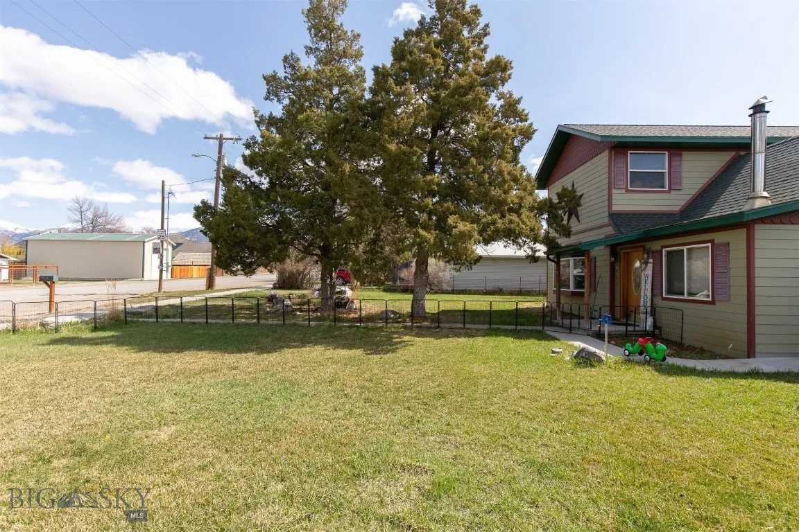 106 E Hamilton Street, Sheridan, Montana 59749, Sheridan, Montana 59749, 3 Bedrooms Bedrooms, ,2 BathroomsBathrooms,Residential,For Sale,106 E Hamilton Street, Sheridan, Montana 59749,0,408374