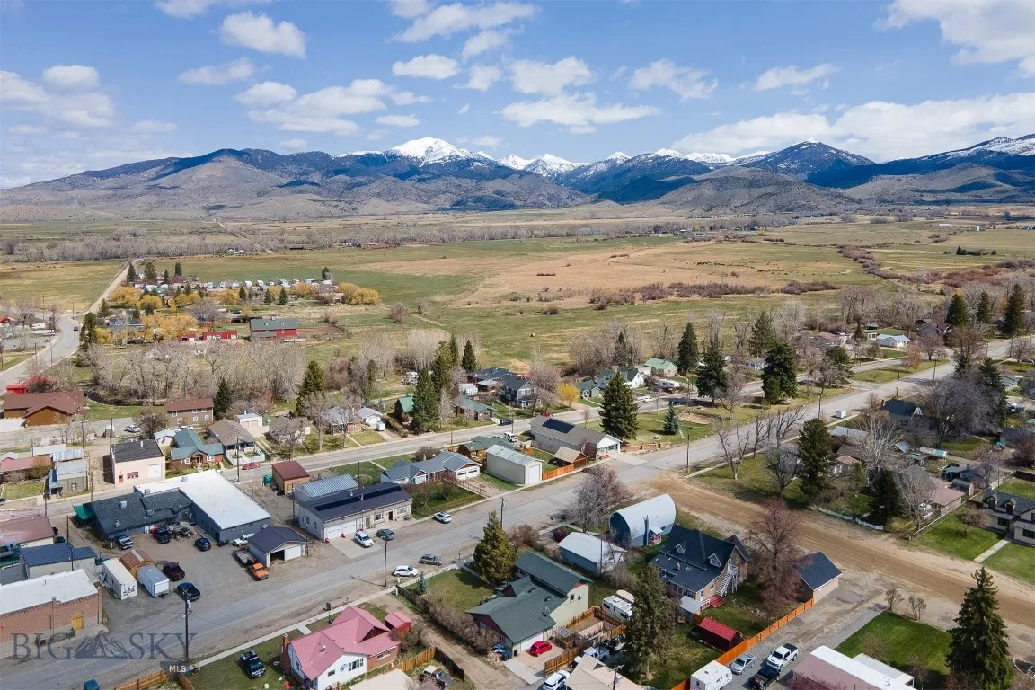 106 E Hamilton Street, Sheridan, Montana 59749, Sheridan, Montana 59749, 3 Bedrooms Bedrooms, ,2 BathroomsBathrooms,Residential,For Sale,106 E Hamilton Street, Sheridan, Montana 59749,0,408374