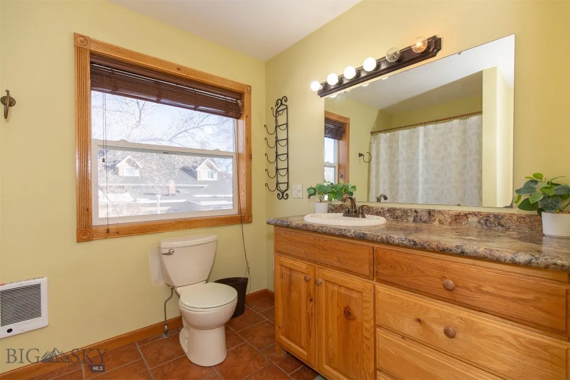 Second Level Full Bathroom