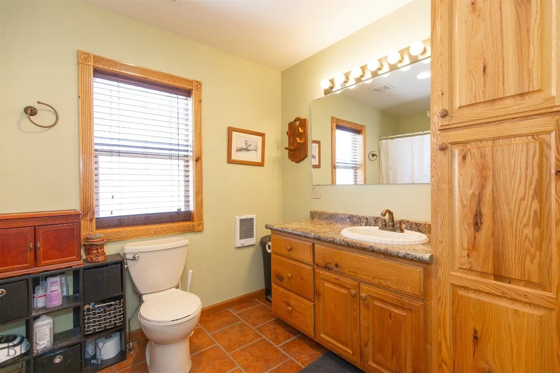 Primary Bedroom's Ensuite Bathroom