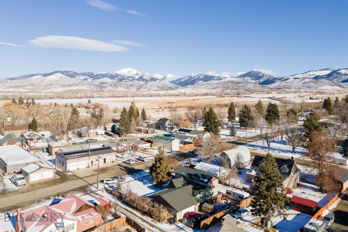 106 E Hamilton Street, Sheridan, Montana 59749, Sheridan, Montana 59749, 3 Bedrooms Bedrooms, ,2 BathroomsBathrooms,Residential,For Sale,106 E Hamilton Street, Sheridan, Montana 59749,0,408374