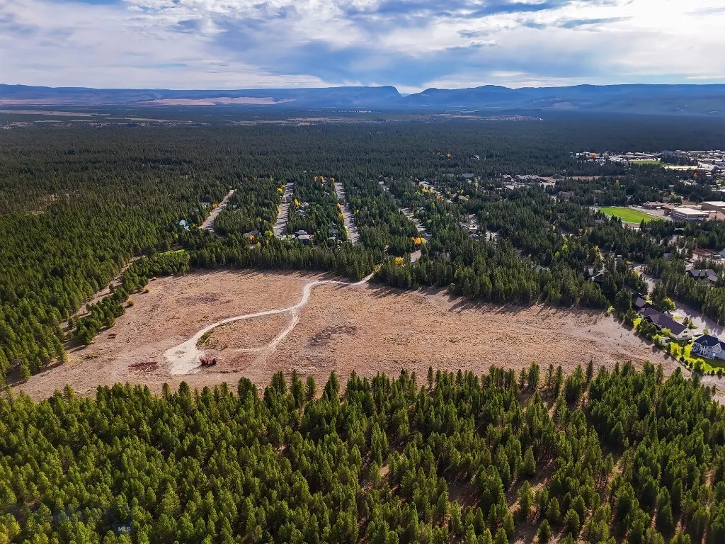 1111 Moonrise Way, West Yellowstone, Montana 59758, West Yellowstone, Montana 59758, ,Commercial Sale,For Sale,1111 Moonrise Way, West Yellowstone, Montana 59758,0,408230