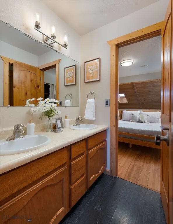 Jack and Jill full bath
