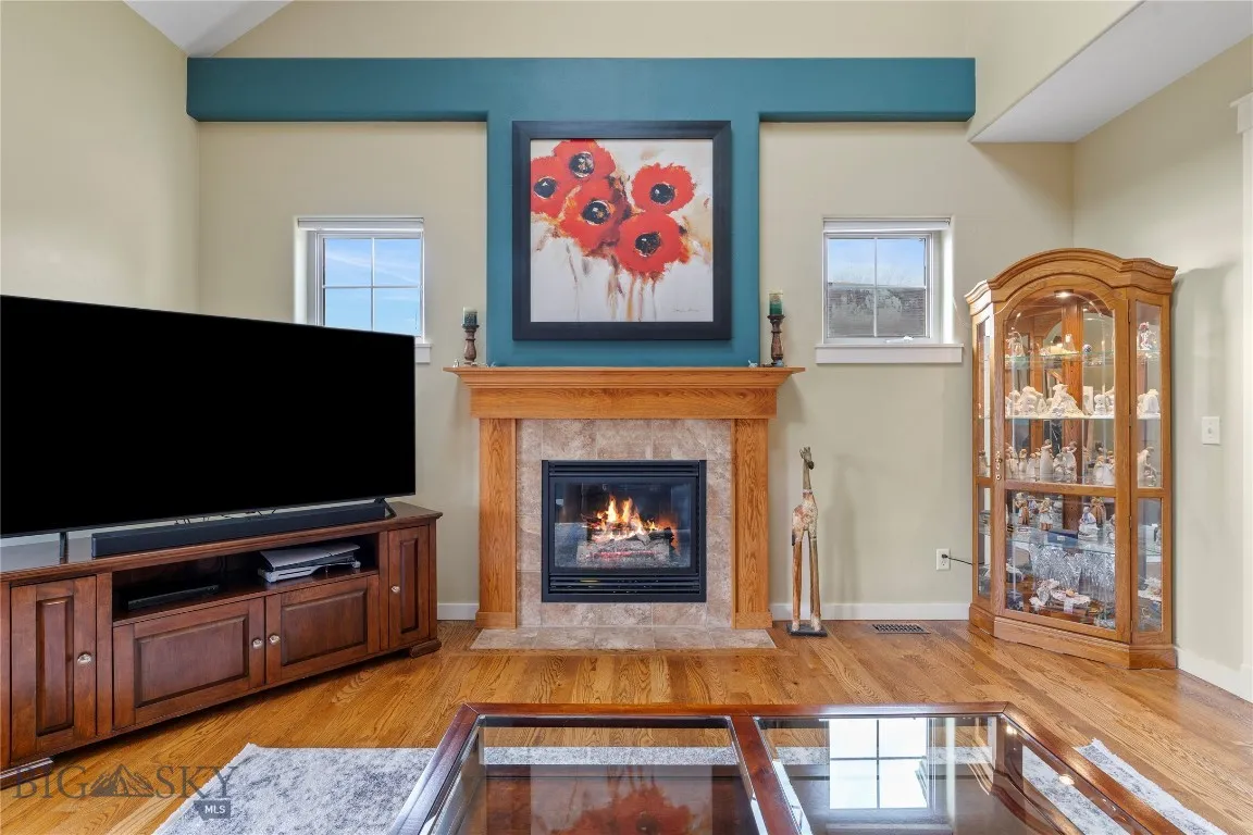 Great natural lighting throughout living spaces