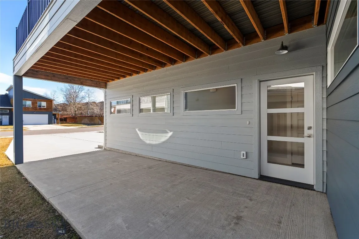Carport/Entry