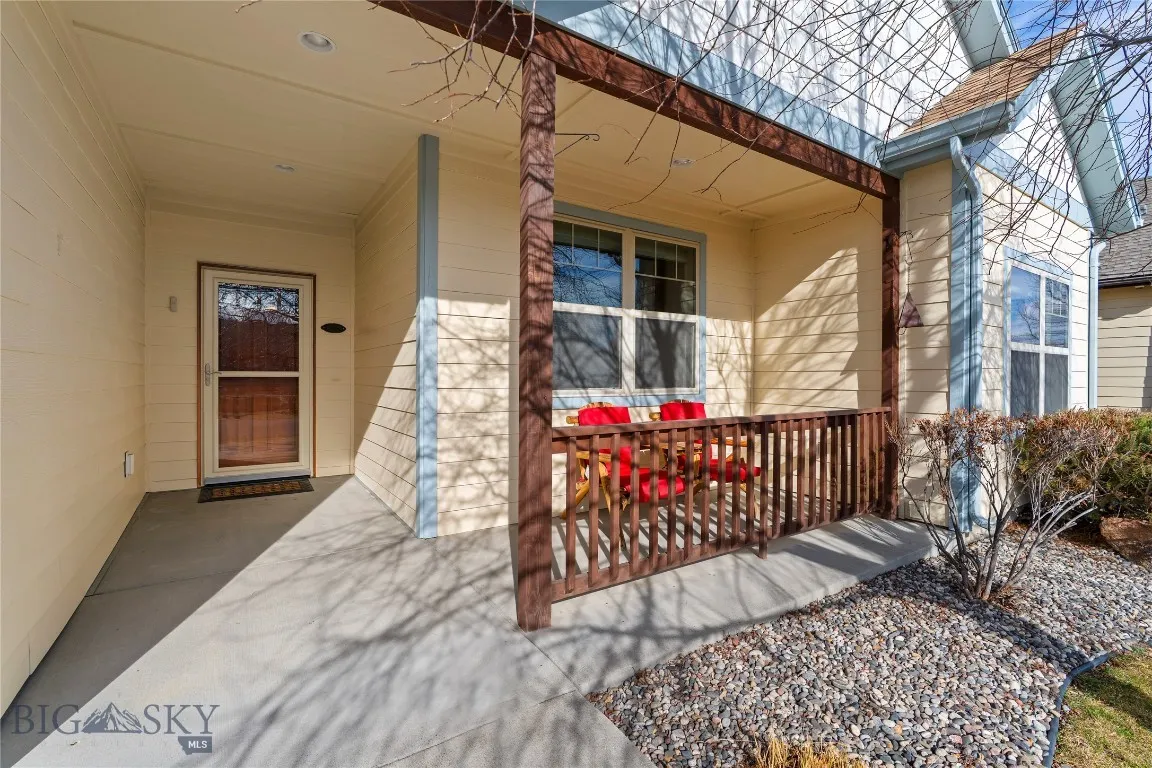 Entry/porch