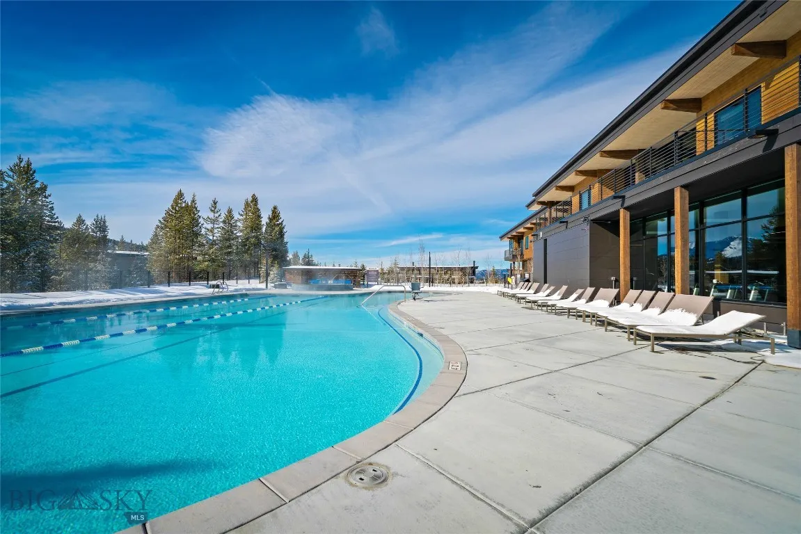 Heated Pool/Hot Tub(LakeLodge
