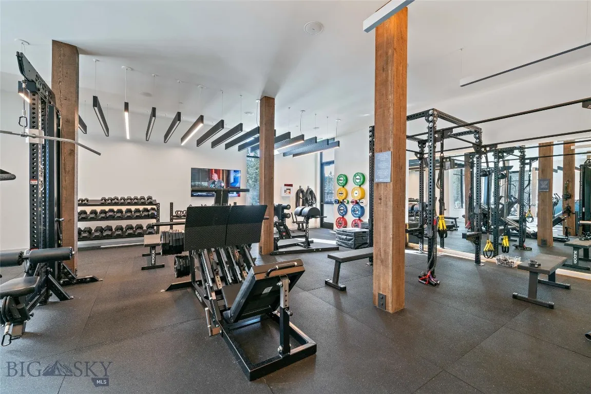 Weight Room (LakeLodge Amenity)