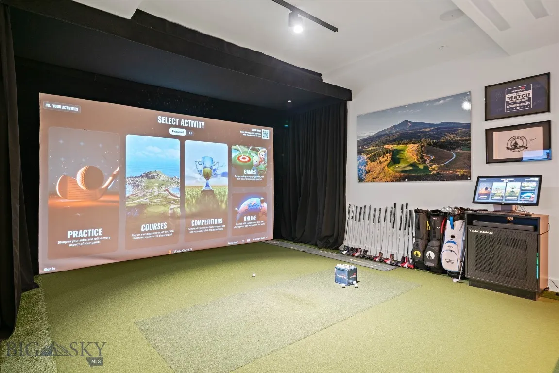 Golf Simulator (LakeLodge Amenity)