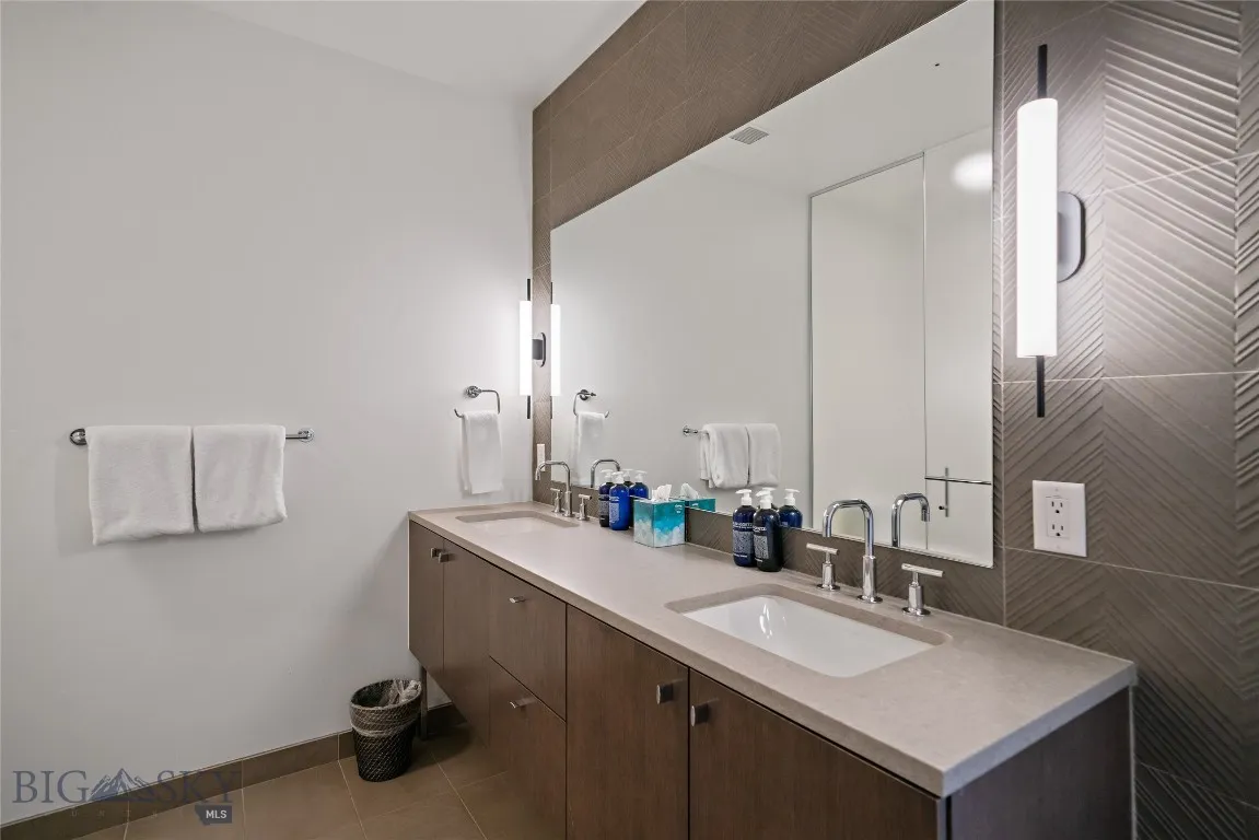 4 Boathouse Way Way R-1/201, Big Sky, Montana 5971, Big Sky, Montana 59716, 3 Bedrooms Bedrooms, ,3 BathroomsBathrooms,Residential,For Sale,4 Boathouse Way Way R-1/201, Big Sky, Montana 5971,0,408644