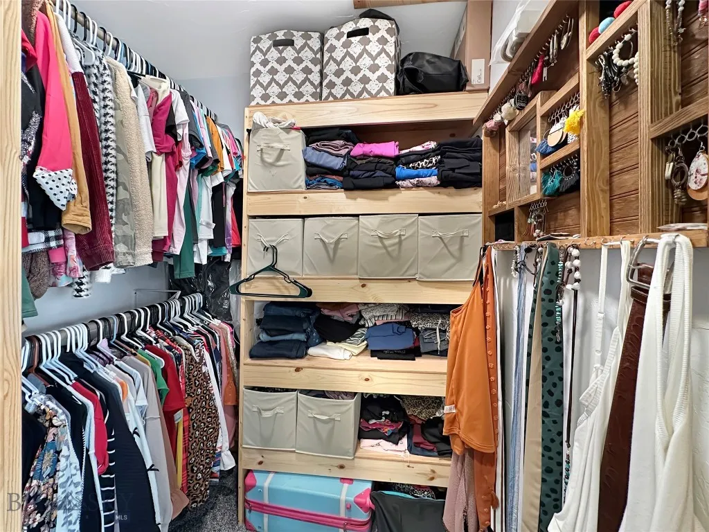 Hers closet
