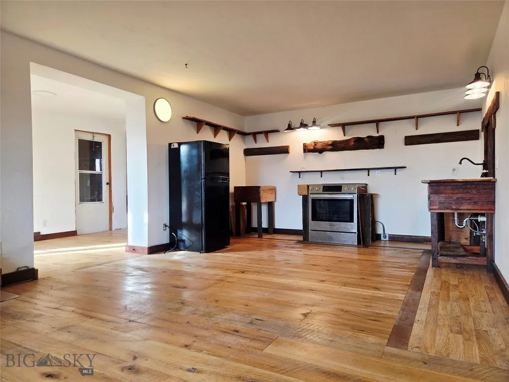 117 Yellowstone, Whitehall, Montana 59759, Whitehall, Montana 59759, 2 Bedrooms Bedrooms, ,1 BathroomBathrooms,Residential,For Sale,117 Yellowstone, Whitehall, Montana 59759,0,408907