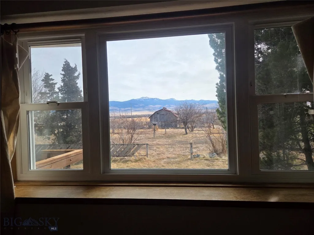 117 Yellowstone, Whitehall, Montana 59759, Whitehall, Montana 59759, 2 Bedrooms Bedrooms, ,1 BathroomBathrooms,Residential,For Sale,117 Yellowstone, Whitehall, Montana 59759,0,408907
