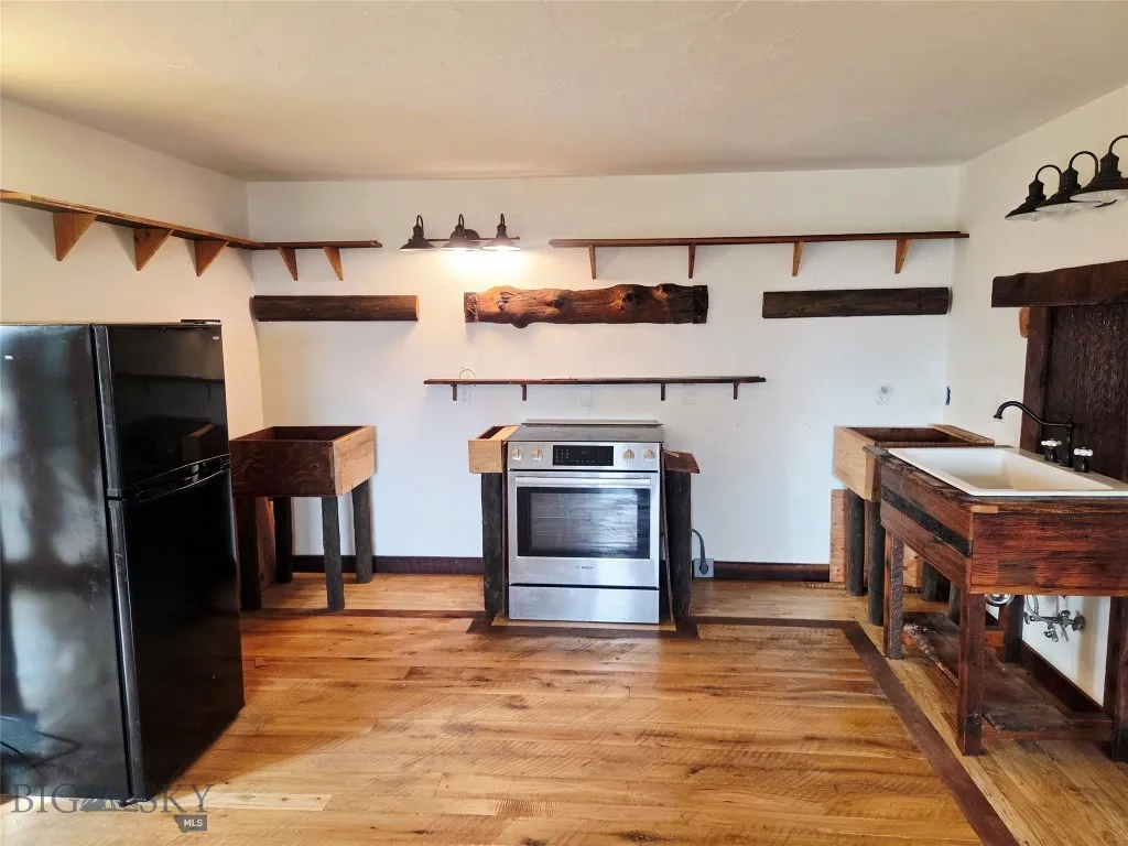117 Yellowstone, Whitehall, Montana 59759, Whitehall, Montana 59759, 2 Bedrooms Bedrooms, ,1 BathroomBathrooms,Residential,For Sale,117 Yellowstone, Whitehall, Montana 59759,0,408907
