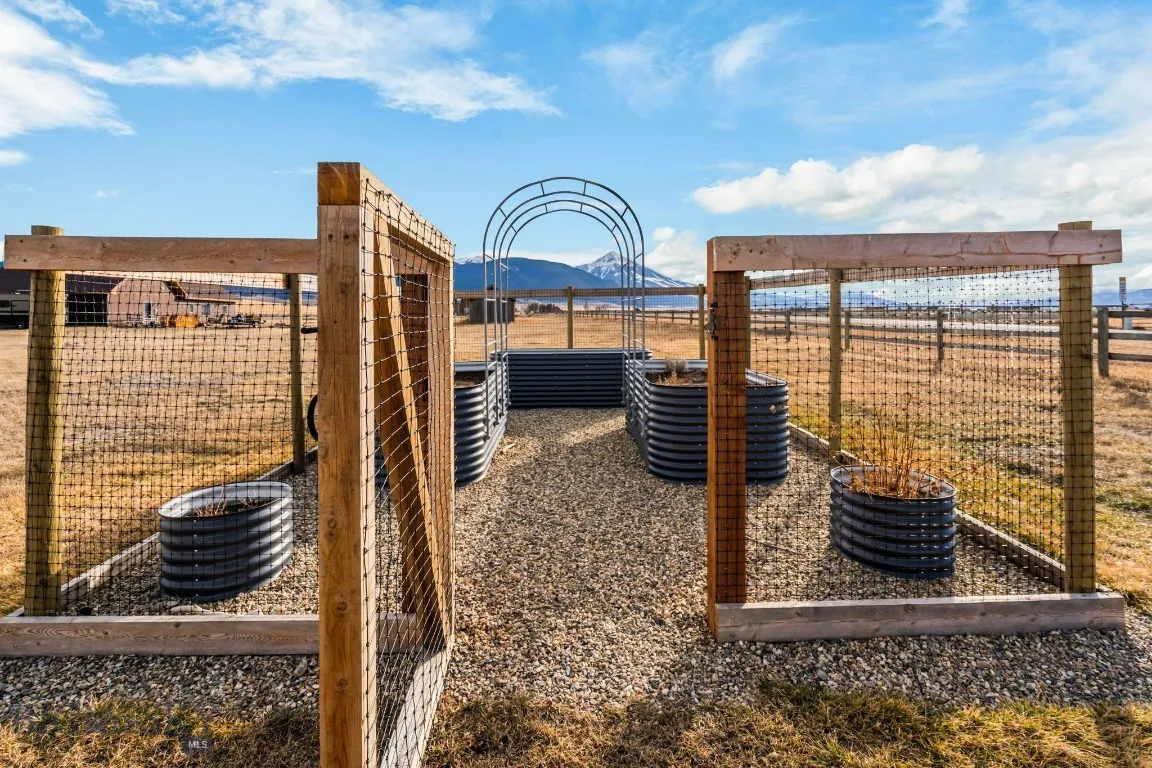 27 Obsidian Lane, Livingston, Montana 59047, Livingston, Montana 59047, 3 Bedrooms Bedrooms, ,2 BathroomsBathrooms,Residential,For Sale,27 Obsidian Lane, Livingston, Montana 59047,0,409133