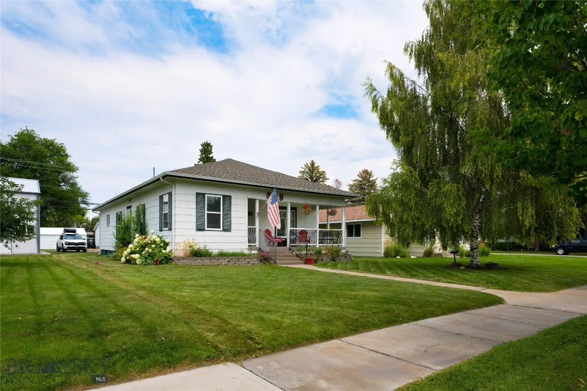 609 Broadway, Townsend, Montana 59644, Townsend, Montana 59644, 3 Bedrooms Bedrooms, ,2 BathroomsBathrooms,Residential,For Sale,609 Broadway, Townsend, Montana 59644,0,409172