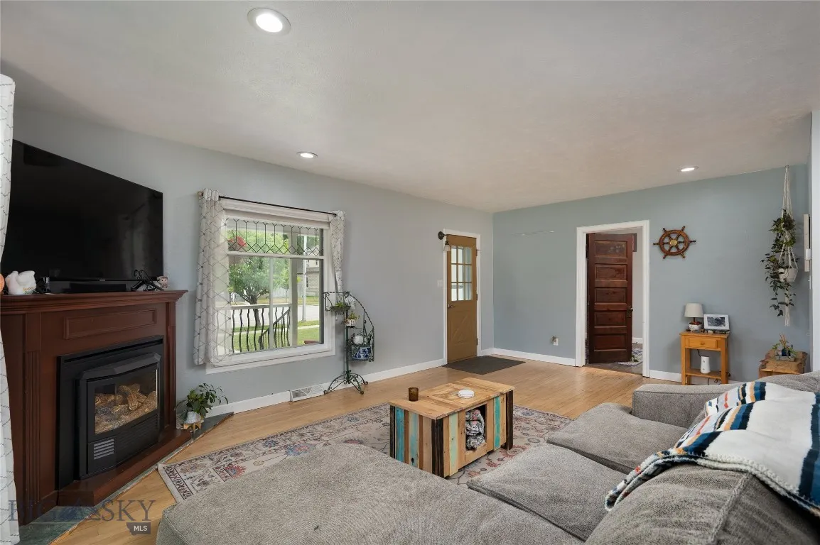 609 Broadway, Townsend, Montana 59644, Townsend, Montana 59644, 3 Bedrooms Bedrooms, ,2 BathroomsBathrooms,Residential,For Sale,609 Broadway, Townsend, Montana 59644,0,409172