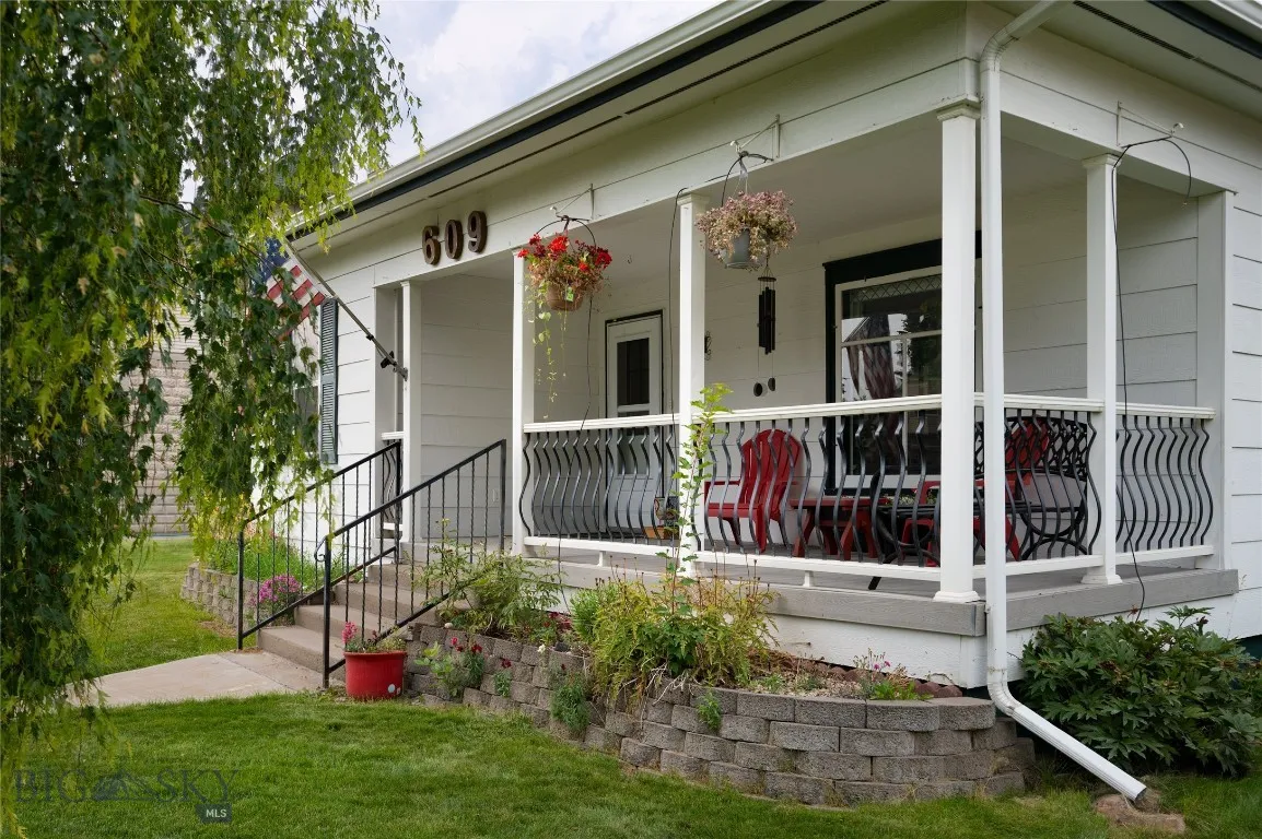 609 Broadway, Townsend, Montana 59644, Townsend, Montana 59644, 3 Bedrooms Bedrooms, ,2 BathroomsBathrooms,Residential,For Sale,609 Broadway, Townsend, Montana 59644,0,409172
