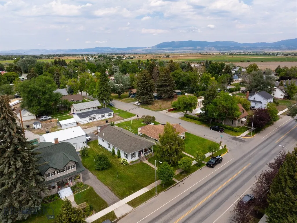 609 Broadway, Townsend, Montana 59644, Townsend, Montana 59644, 3 Bedrooms Bedrooms, ,2 BathroomsBathrooms,Residential,For Sale,609 Broadway, Townsend, Montana 59644,0,409172