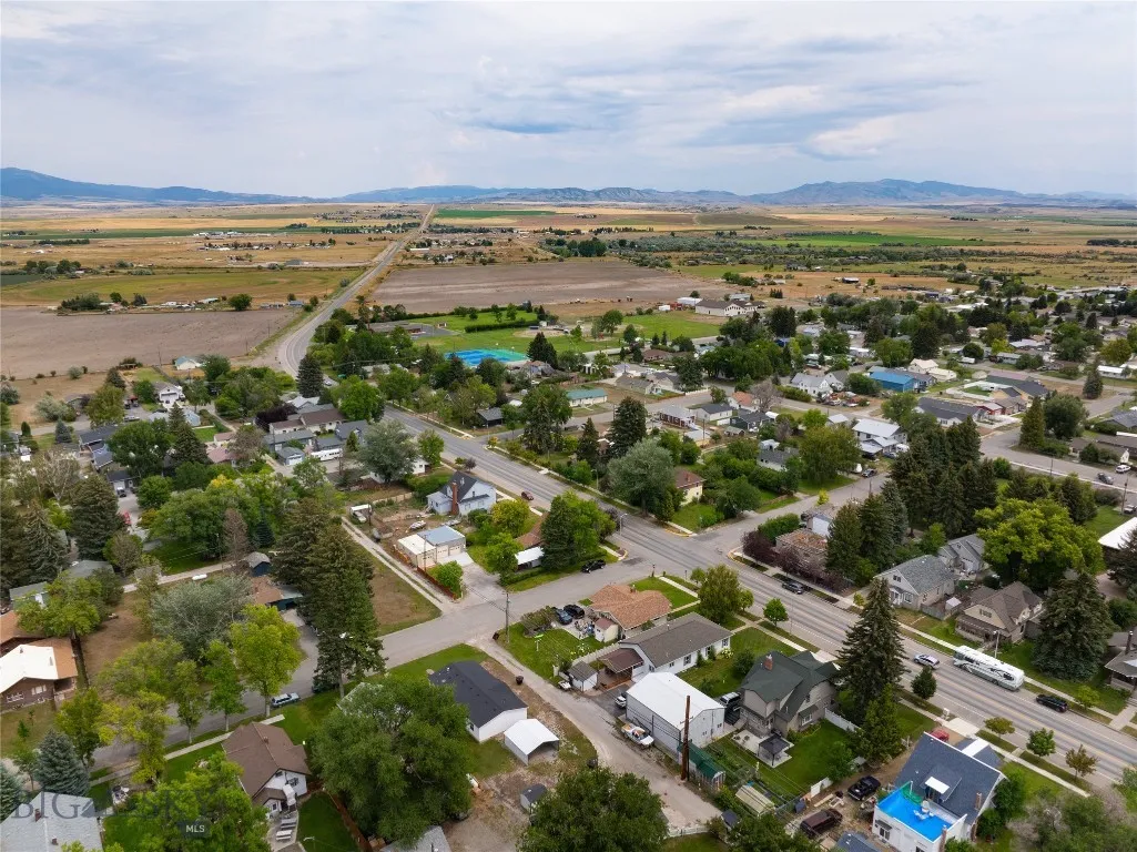 609 Broadway, Townsend, Montana 59644, Townsend, Montana 59644, 3 Bedrooms Bedrooms, ,2 BathroomsBathrooms,Residential,For Sale,609 Broadway, Townsend, Montana 59644,0,409172