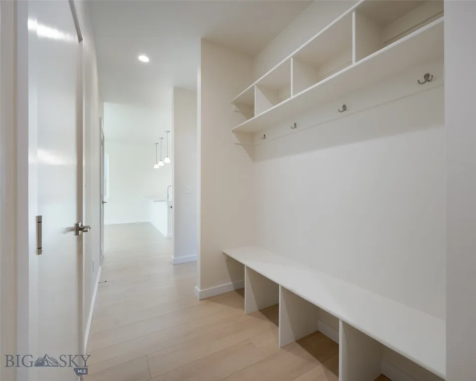 Bench/storage cubbies are not included in this home