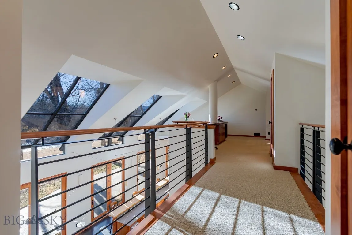 Balcony with Desk