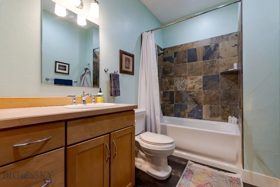 Guest cottage bathroom