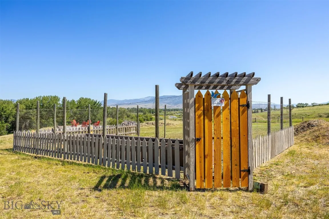 915 Point Of Rocks Road, Whitehall, Montana 59759, Whitehall, Montana 59759, 4 Bedrooms Bedrooms, ,4 BathroomsBathrooms,Residential,For Sale,915 Point Of Rocks Road, Whitehall, Montana 59759,0,409012