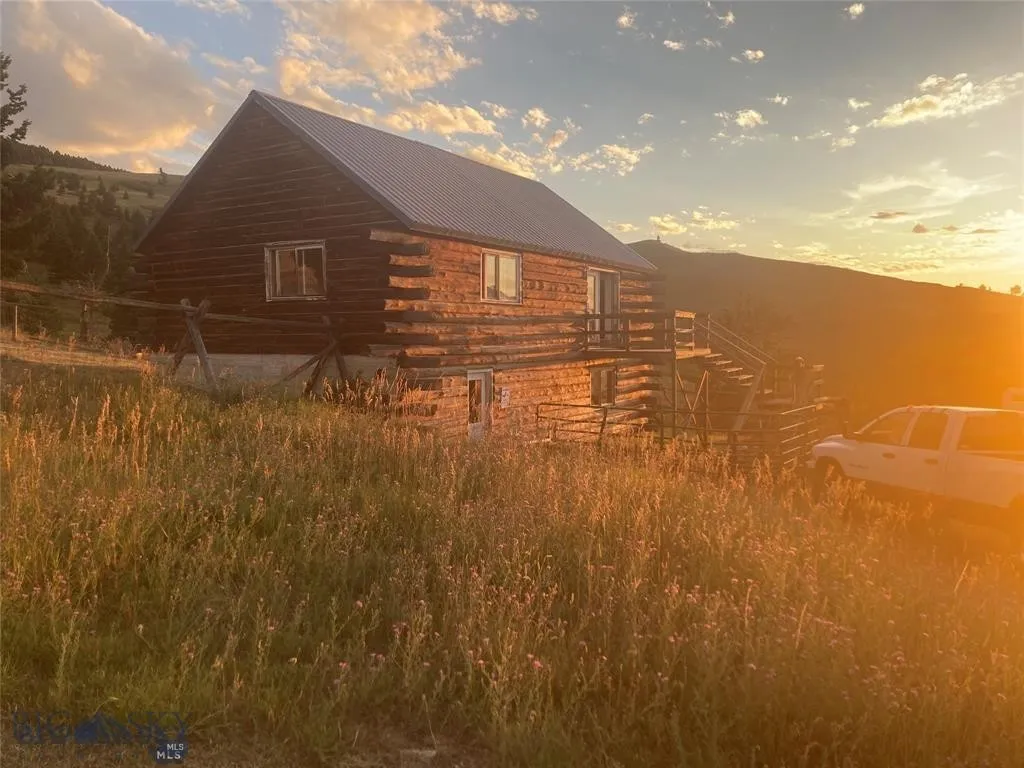 86 Pony Lane, Livingston, Montana 59047, Livingston, Montana 59047, 3 Bedrooms Bedrooms, ,2 BathroomsBathrooms,Residential,For Sale,86 Pony Lane, Livingston, Montana 59047,0,409165