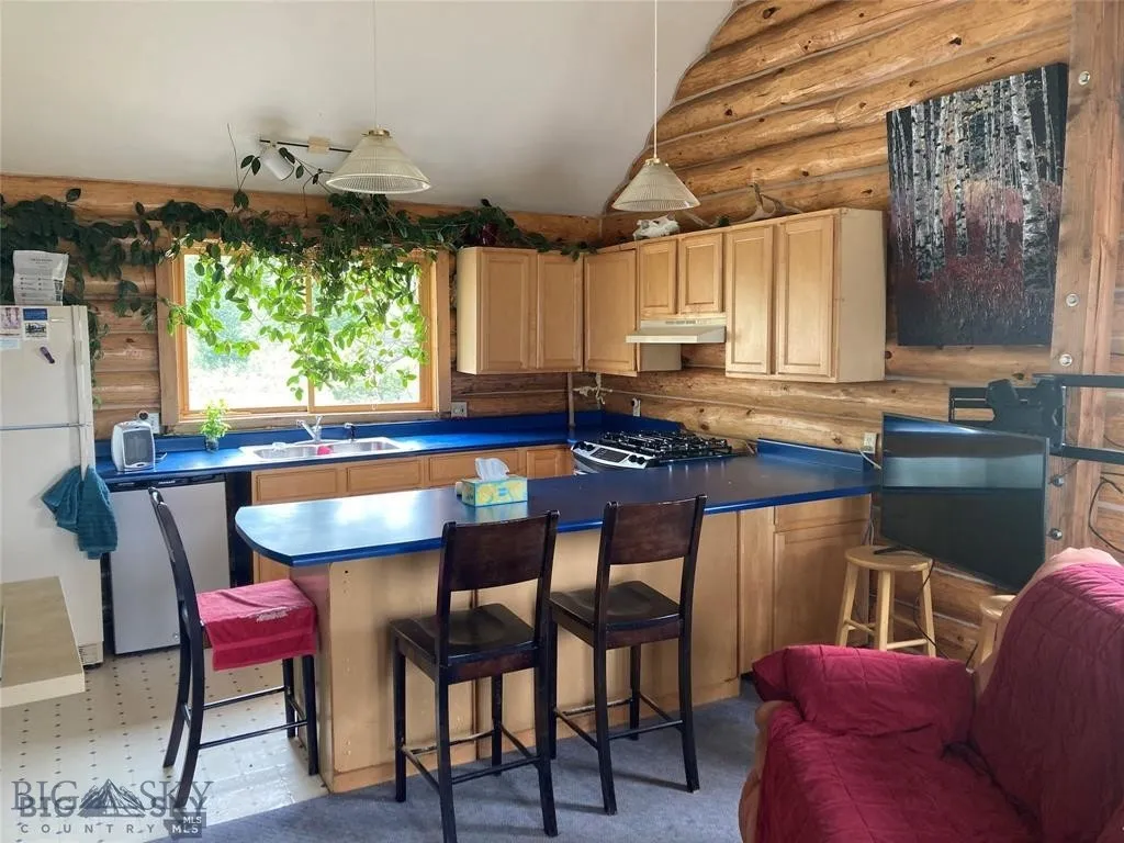 86 Pony Lane, Livingston, Montana 59047, Livingston, Montana 59047, 3 Bedrooms Bedrooms, ,2 BathroomsBathrooms,Residential,For Sale,86 Pony Lane, Livingston, Montana 59047,0,409165