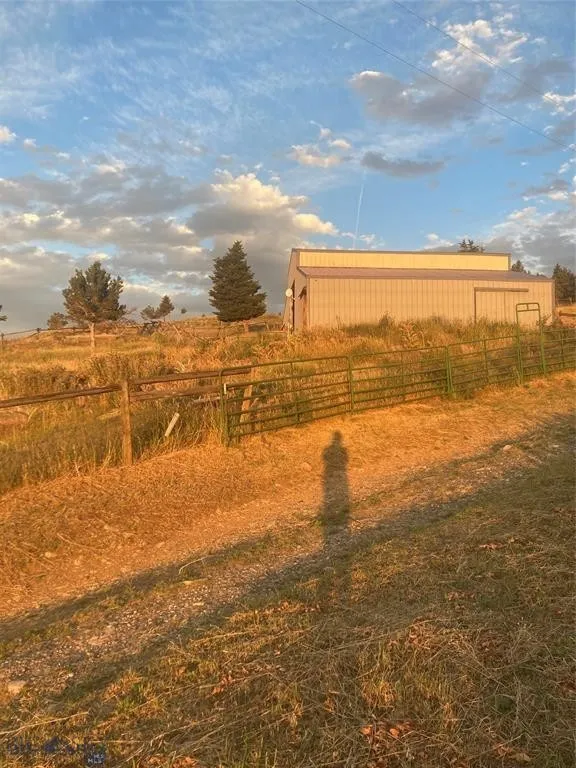 86 Pony Lane, Livingston, Montana 59047, Livingston, Montana 59047, 3 Bedrooms Bedrooms, ,2 BathroomsBathrooms,Residential,For Sale,86 Pony Lane, Livingston, Montana 59047,0,409165