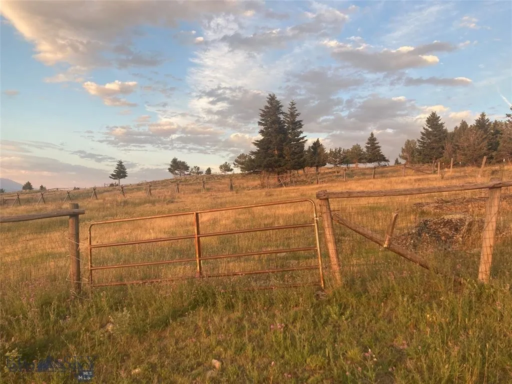 86 Pony Lane, Livingston, Montana 59047, Livingston, Montana 59047, 3 Bedrooms Bedrooms, ,2 BathroomsBathrooms,Residential,For Sale,86 Pony Lane, Livingston, Montana 59047,0,409165