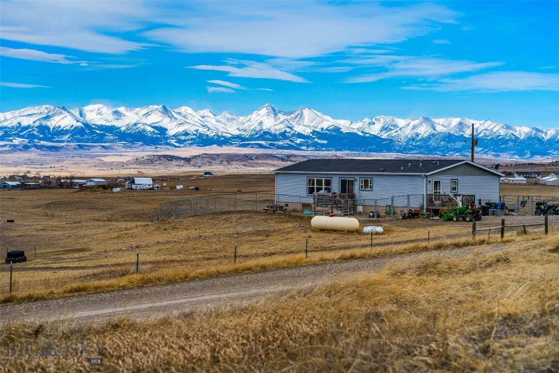 56 Spannering, Big Timber, Montana 59011, Big Timber, Montana 59011, 4 Bedrooms Bedrooms, ,2 BathroomsBathrooms,Residential,For Sale,56 Spannering, Big Timber, Montana 59011,0,409195