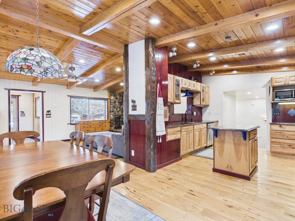 4964 Us Highway 89 S, Livingston, Montana 59047, Livingston, Montana 59047, 3 Bedrooms Bedrooms, ,1 BathroomBathrooms,Residential,For Sale,4964 Us Highway 89 S, Livingston, Montana 59047,0,409190