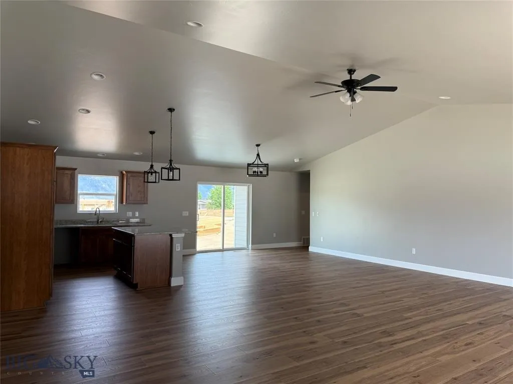 4130 Western Boulevard, Butte, Montana 59701, Butte, Montana 59701, 3 Bedrooms Bedrooms, ,2 BathroomsBathrooms,Residential,For Sale,4130 Western Boulevard, Butte, Montana 59701,0,409153