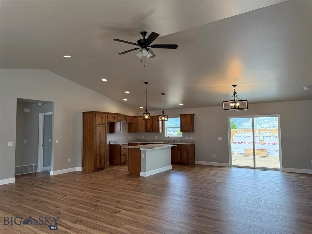 4130 Western Boulevard, Butte, Montana 59701, Butte, Montana 59701, 3 Bedrooms Bedrooms, ,2 BathroomsBathrooms,Residential,For Sale,4130 Western Boulevard, Butte, Montana 59701,0,409153