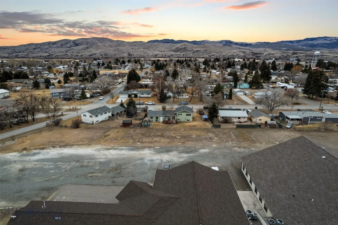 313 S Harrison Avenue, Townsend, Montana 59644, Townsend, Montana 59644, 4 Bedrooms Bedrooms, ,2 BathroomsBathrooms,Residential,For Sale,313 S Harrison Avenue, Townsend, Montana 59644,0,409174