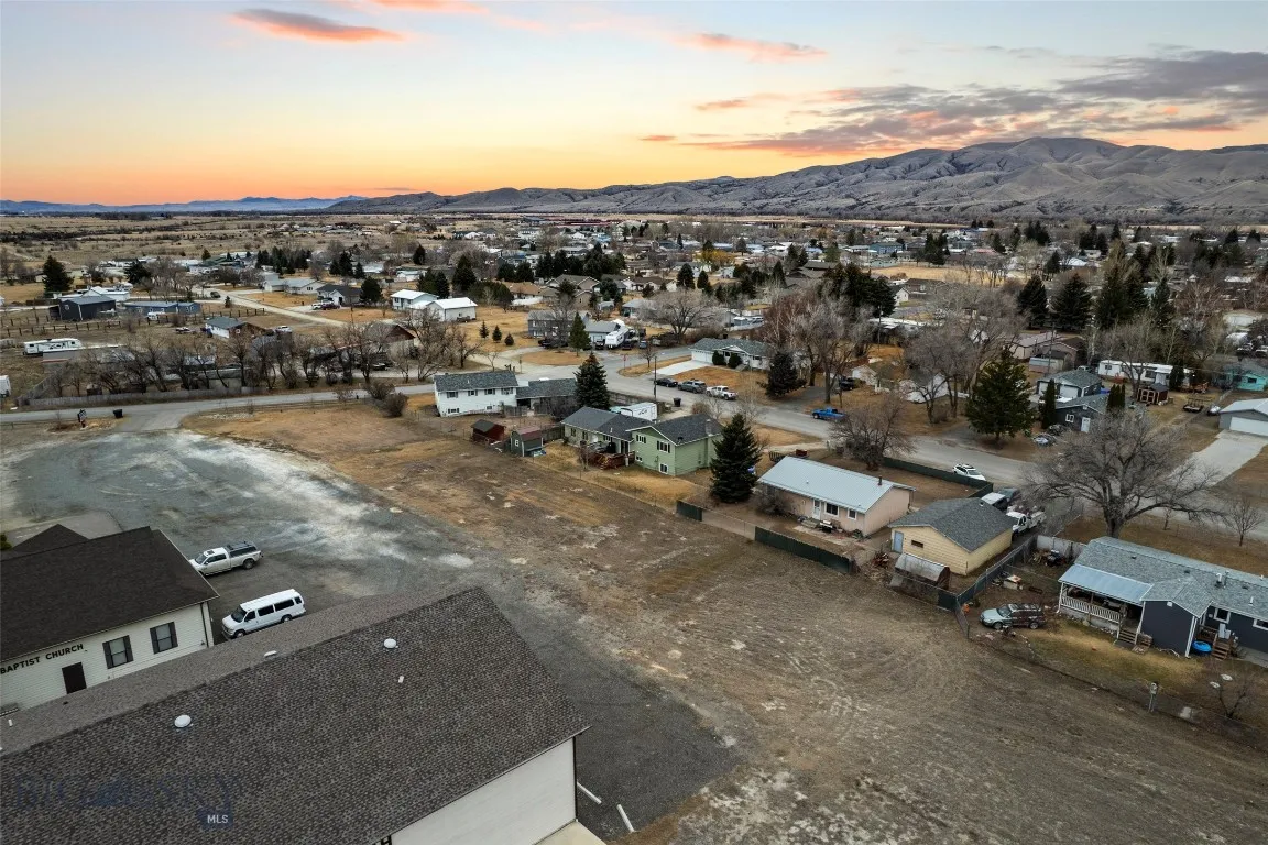 313 S Harrison Avenue, Townsend, Montana 59644, Townsend, Montana 59644, 4 Bedrooms Bedrooms, ,2 BathroomsBathrooms,Residential,For Sale,313 S Harrison Avenue, Townsend, Montana 59644,0,409174