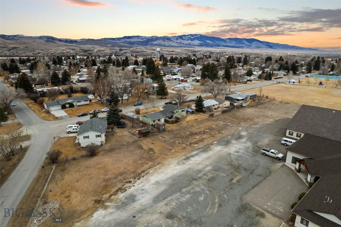 313 S Harrison Avenue, Townsend, Montana 59644, Townsend, Montana 59644, 4 Bedrooms Bedrooms, ,2 BathroomsBathrooms,Residential,For Sale,313 S Harrison Avenue, Townsend, Montana 59644,0,409174