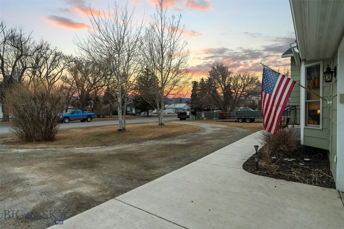313 S Harrison Avenue, Townsend, Montana 59644, Townsend, Montana 59644, 4 Bedrooms Bedrooms, ,2 BathroomsBathrooms,Residential,For Sale,313 S Harrison Avenue, Townsend, Montana 59644,0,409174
