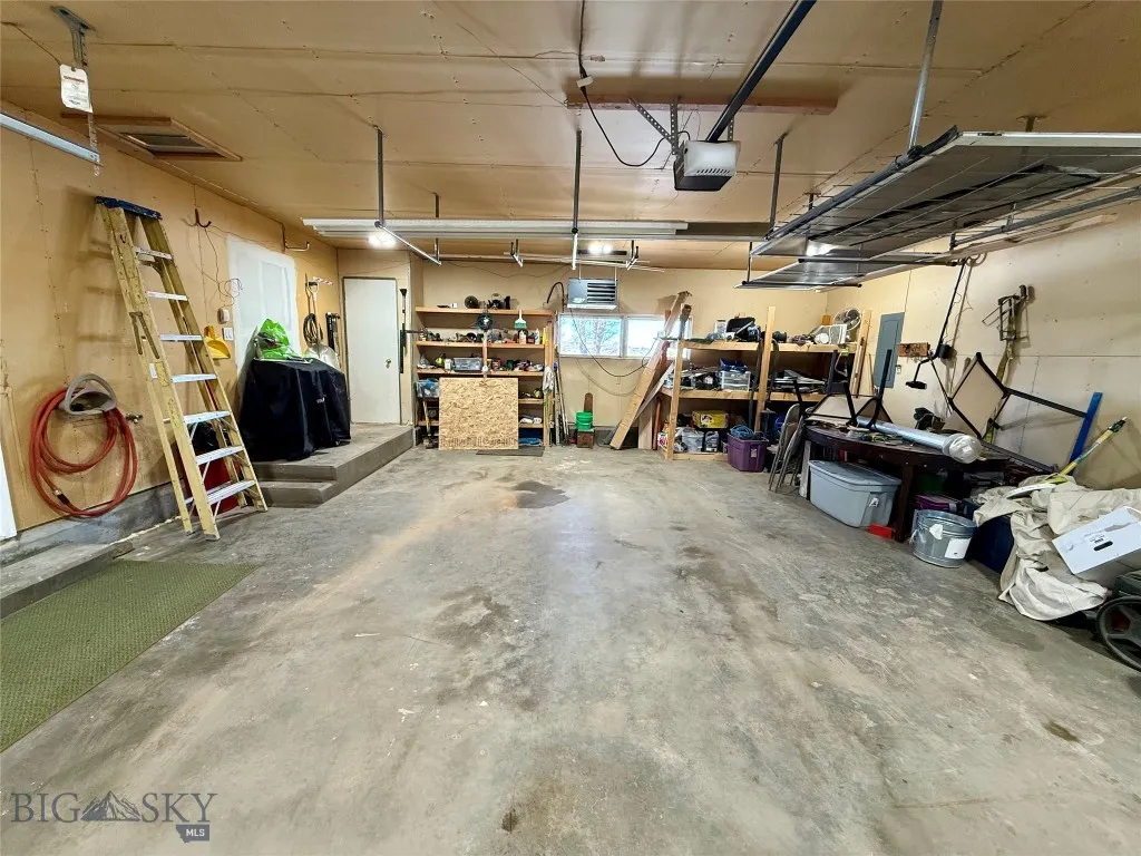2 Fairgrounds Road, Glendive, Montana 59330, Glendive, Montana 59330, 3 Bedrooms Bedrooms, ,2 BathroomsBathrooms,Residential,For Sale,2 Fairgrounds Road, Glendive, Montana 59330,0,409049
