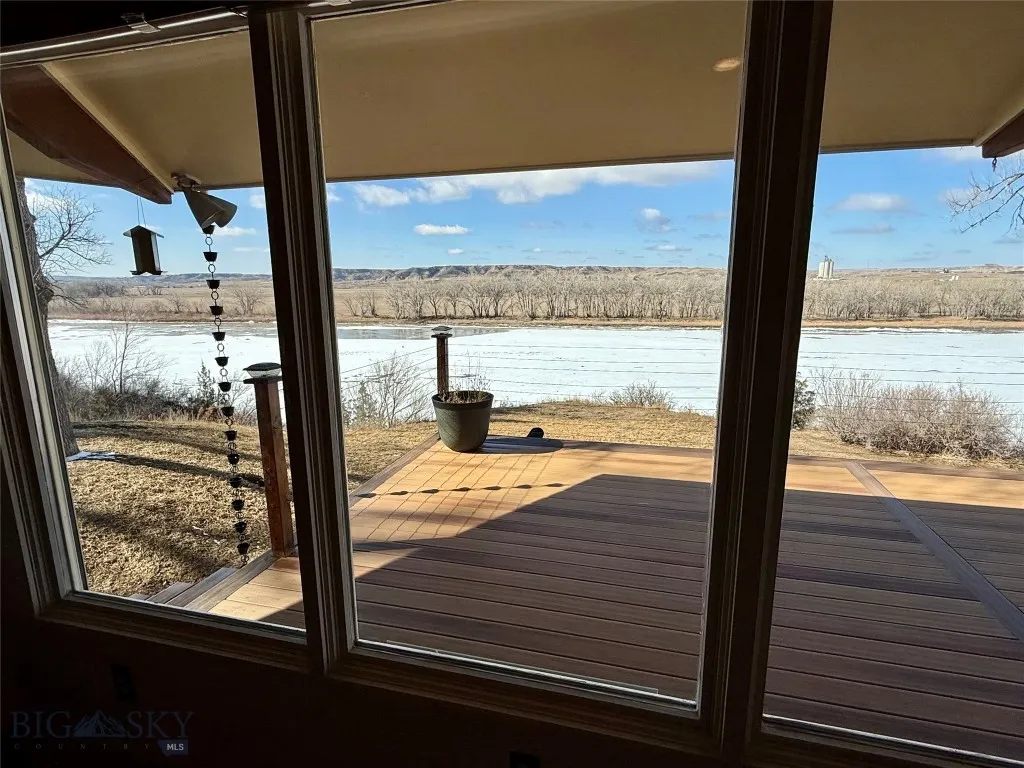 2 Fairgrounds Road, Glendive, Montana 59330, Glendive, Montana 59330, 3 Bedrooms Bedrooms, ,2 BathroomsBathrooms,Residential,For Sale,2 Fairgrounds Road, Glendive, Montana 59330,0,409049