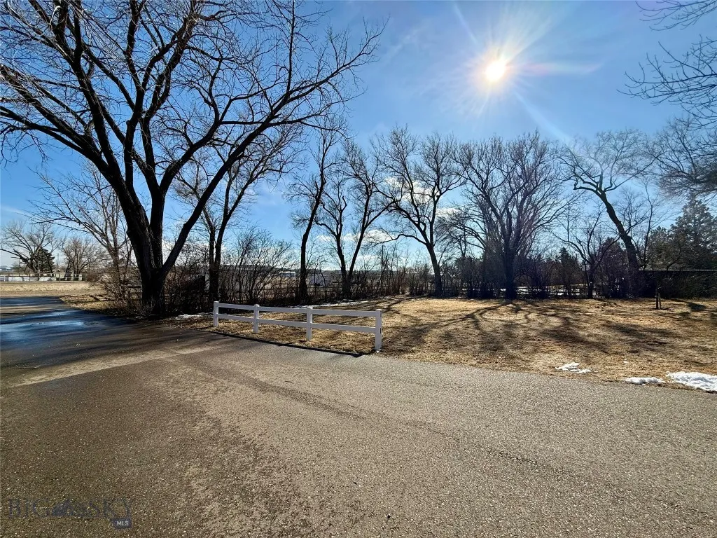2 Fairgrounds Road, Glendive, Montana 59330, Glendive, Montana 59330, 3 Bedrooms Bedrooms, ,2 BathroomsBathrooms,Residential,For Sale,2 Fairgrounds Road, Glendive, Montana 59330,0,409049