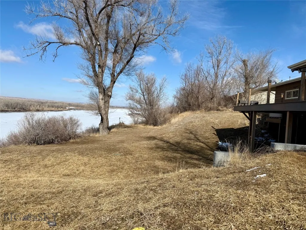 2 Fairgrounds Road, Glendive, Montana 59330, Glendive, Montana 59330, 3 Bedrooms Bedrooms, ,2 BathroomsBathrooms,Residential,For Sale,2 Fairgrounds Road, Glendive, Montana 59330,0,409049