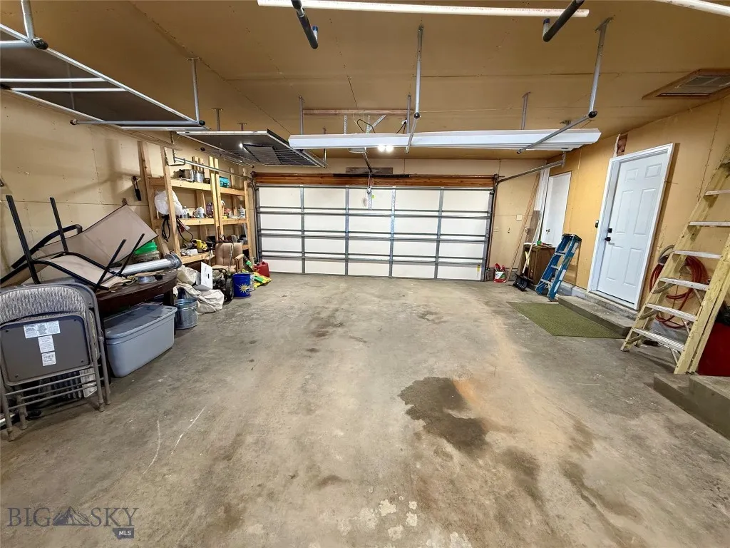 2 Fairgrounds Road, Glendive, Montana 59330, Glendive, Montana 59330, 3 Bedrooms Bedrooms, ,2 BathroomsBathrooms,Residential,For Sale,2 Fairgrounds Road, Glendive, Montana 59330,0,409049